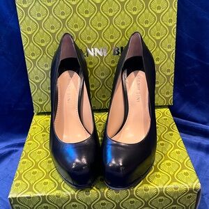 Gianni Bini platform black pumps